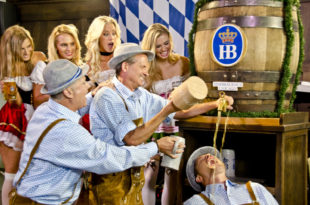 Oktoberfest At Hofbräuhaus Chicago