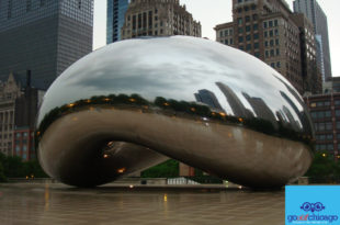 Metal Bean - The Cloud Gate in Millennium Park Chicago